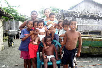 Kinder children Alugunos niños de Cauchal Esmeraldas