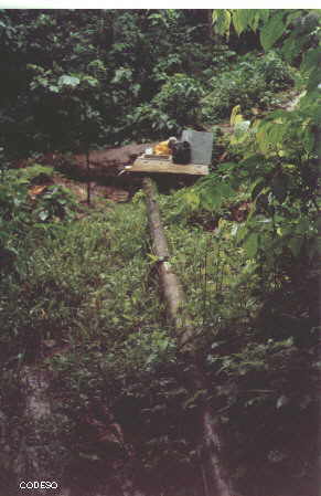 Sistema de captación del agua bombeo agua solar Pachakutik sucumbios ecuador south america